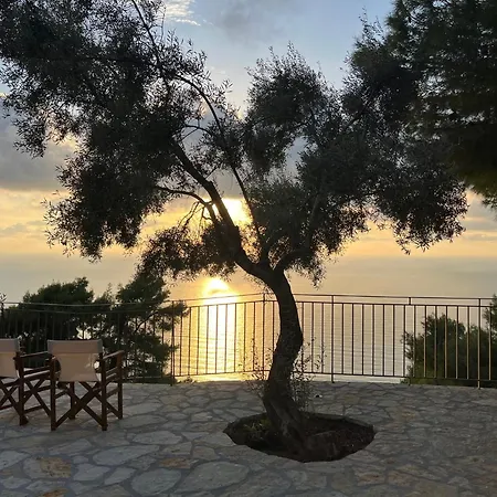 The White House Above Egremni