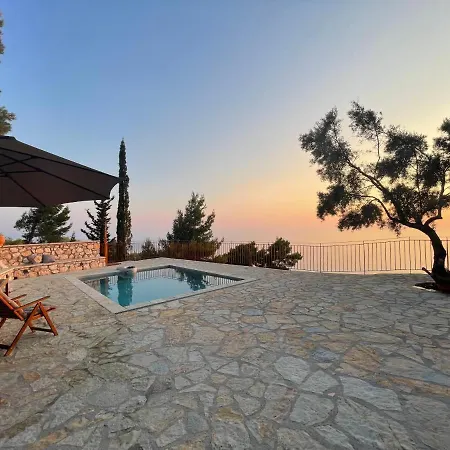 The White House Above Egremni