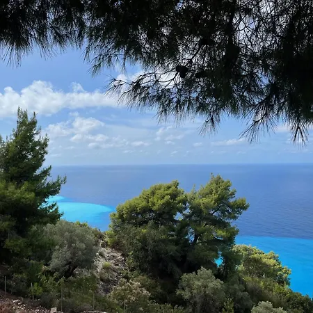 Holiday home The White House Above Egremni *