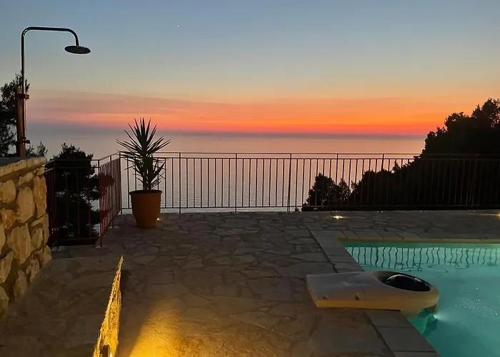 Σπίτι διακοπών The White House Above Egremni Αθάνι