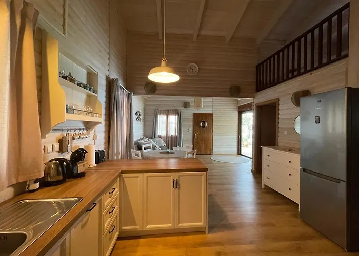 The White House Above Egremni * Αθάνι