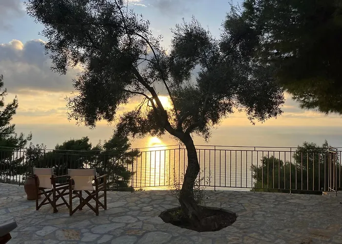 The White House Above Egremni