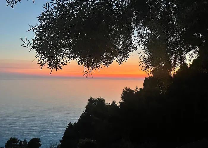 The White House Above Egremni Σπίτι διακοπών