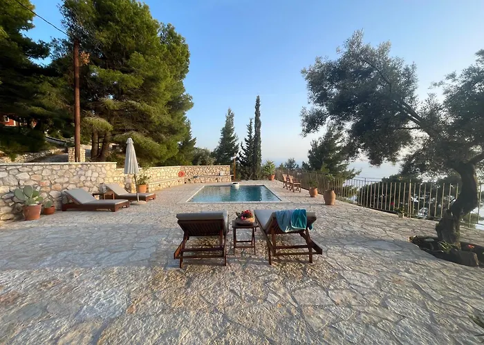 Σπίτι διακοπών The White House Above Egremni *